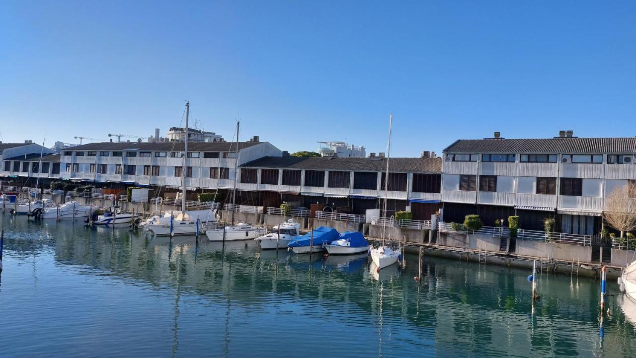 Isola Terramare Apartment Линяно Сабиадоро Екстериор снимка