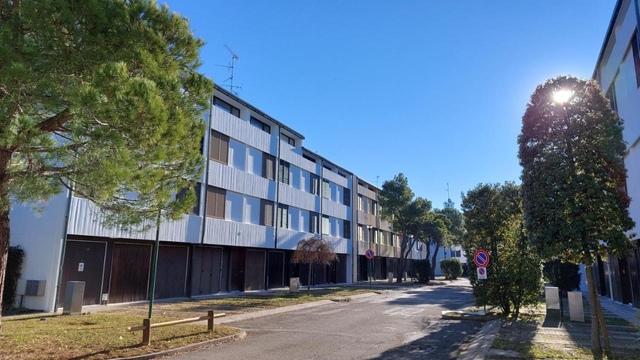 Isola Terramare Apartment Линяно Сабиадоро Екстериор снимка